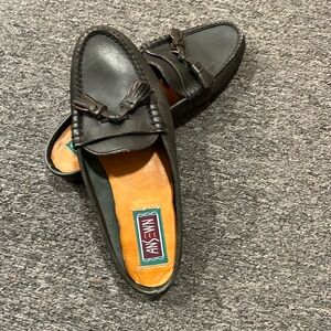 Vintage? Green Leather loafers NWOT